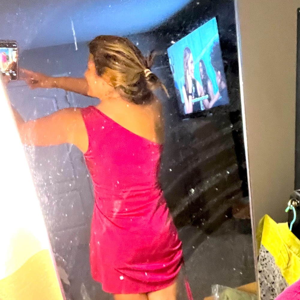 Super fashion perfect little dress ! Magenta silky fabric